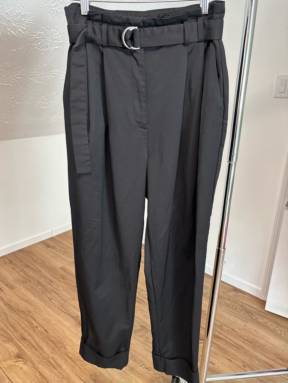 Elizabeth and James casual trousers with paperbag waist and D-ring belt, size 8